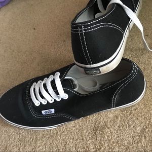 Black Lo Pro Vans